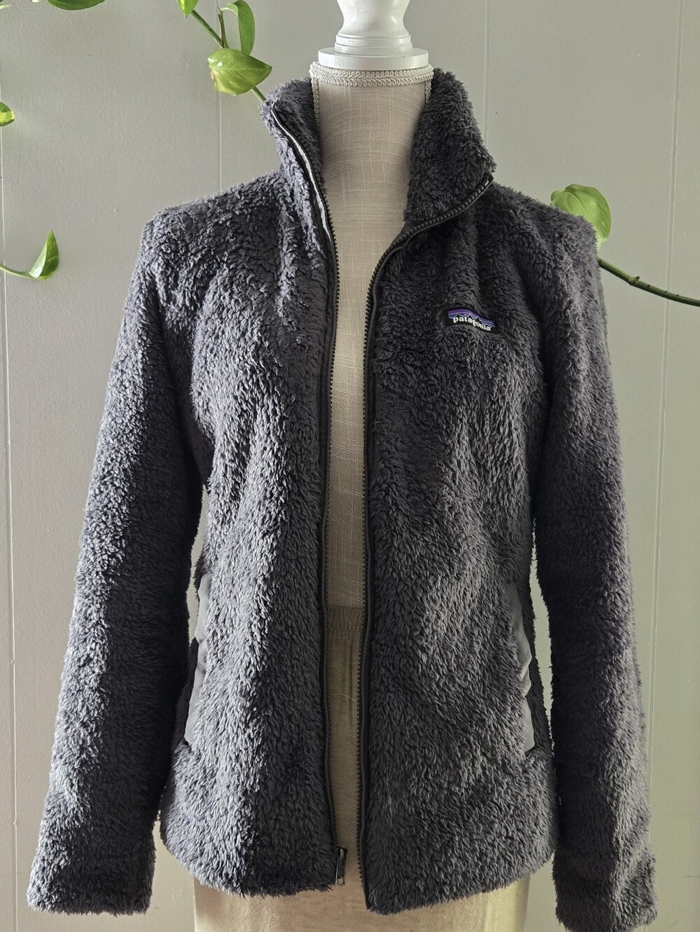 Patagonia Women's Dark Gray Retro Pile Fleece Jacket